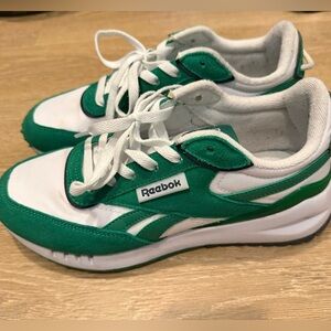 Reebok Women’s Classic Green & White Sneakers, size 7.5